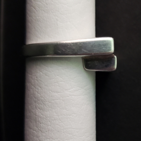 Sterling Silver Iolite Ring Size 6.75 - Picture 2 of 3